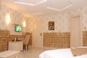 Candellux Imperial Hotel and Suites